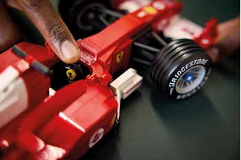 LEGO Icons - Ferrari F2004 & Michael Schumacher (11375)
